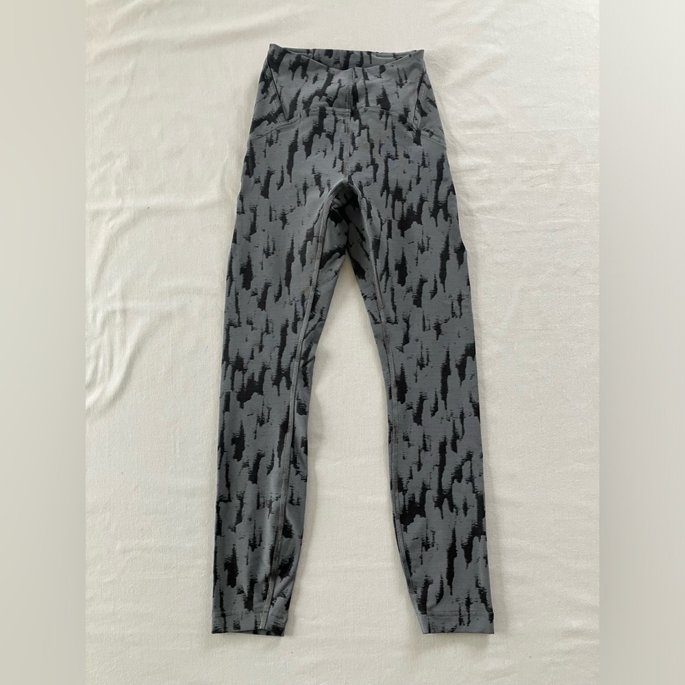 Lululemon InStill High-Rise Tight 25" Size 0 3D Camo Jacquard Asphalt Gray Black - Picture 5 of 16